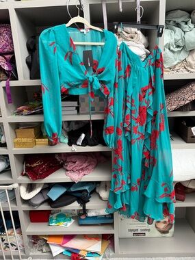 Fashion Nova Turquoise & Red Floral Tie-Front Maxi Set